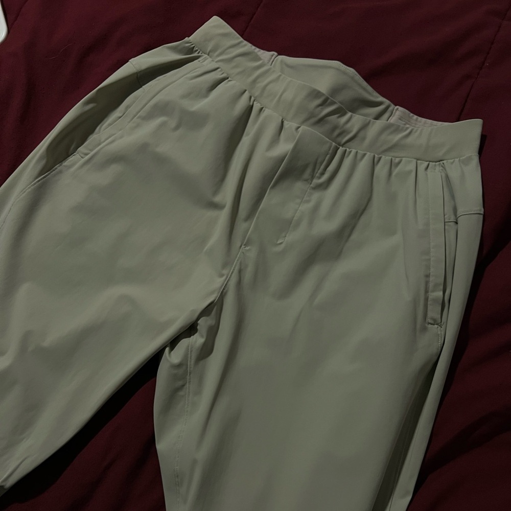 Lululemon Surge Jogger Size M